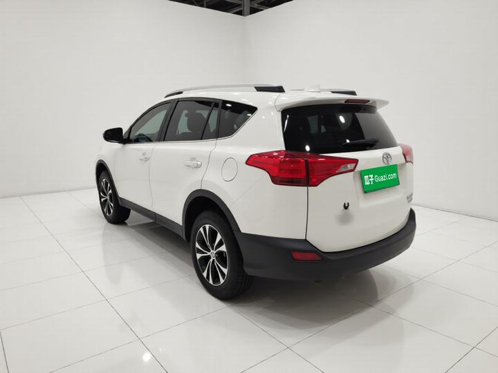 RAV4 2015 2.5L AT AWD Elite photo 4