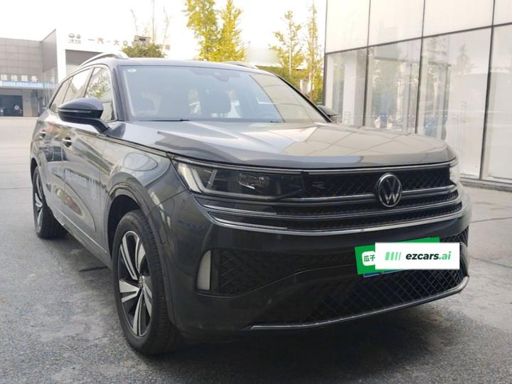 2023 380TSI AWD R-Line photo 3