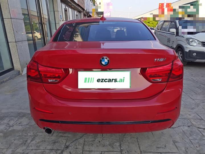 1 Series 2018 118i Design Package photo 3