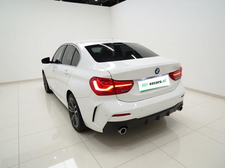 1 Series 2023 120i M Sport photo 4