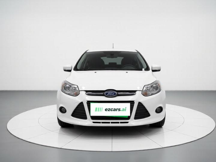 Focus 2012 Hatchback 1.6L AT Comfort photo 2