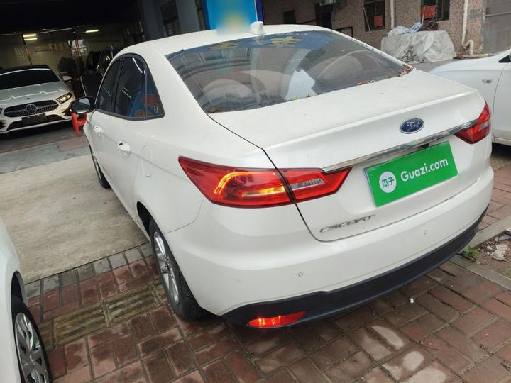 Escort 2019 Facelift 1.5L AT China VI photo 4