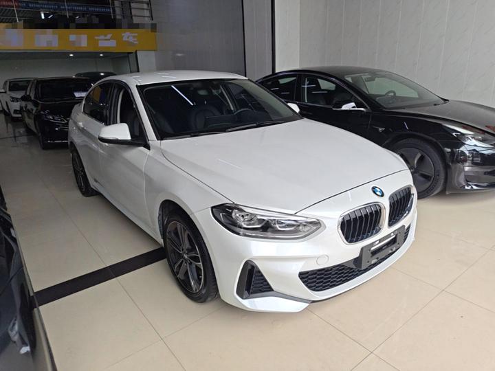 1 Series 2023 120i M Sport photo 3