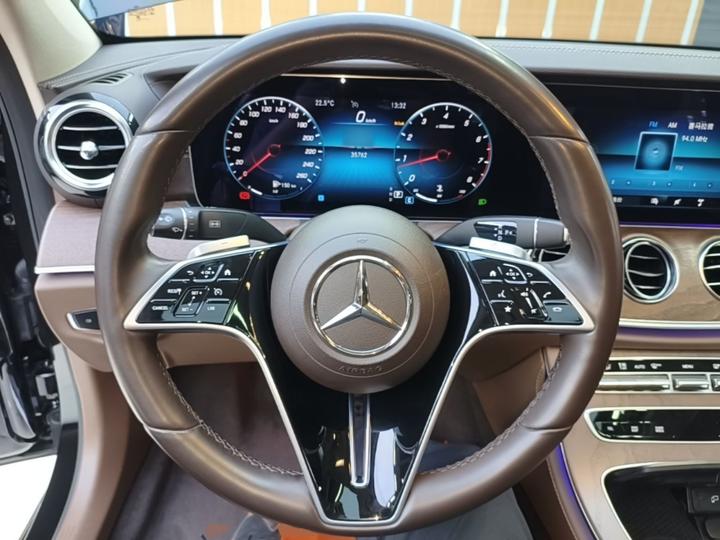 E-Class 2023 E 260 L photo 6