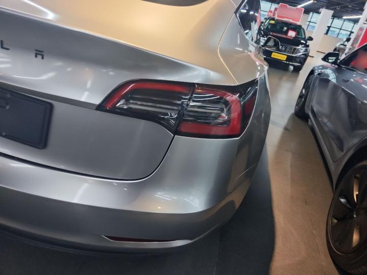 Model 3 2022 RWD photo 7