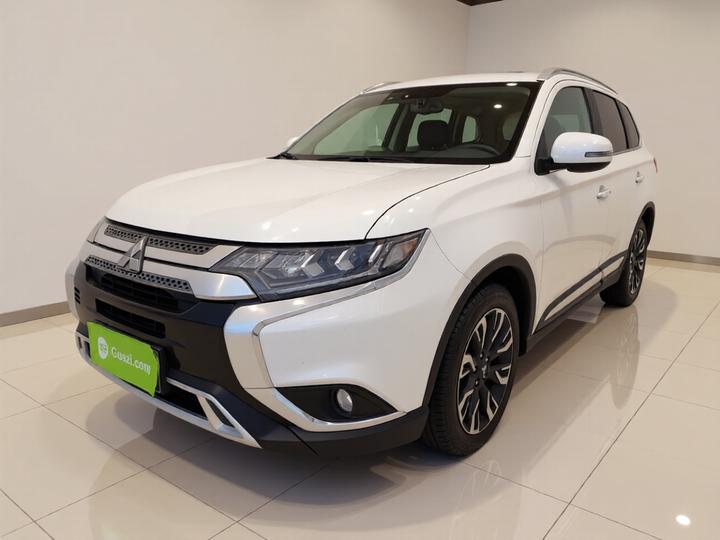 Outlander 2020 2.4L AWD Enjoy 5-Seater