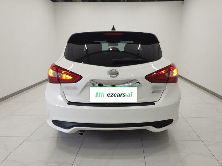 Tiida 2021 1.6L CVT photo 3