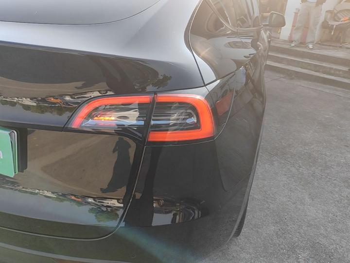 Model Y 2022 RWD photo 7