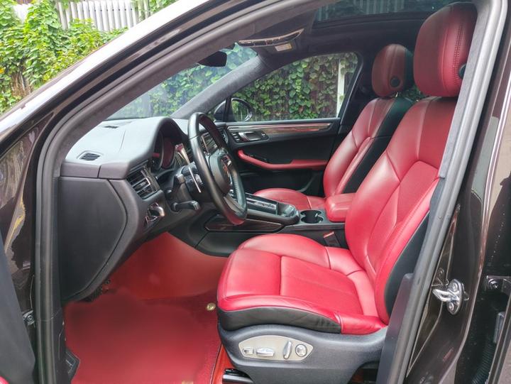 2022 Macan 2.0T photo 6