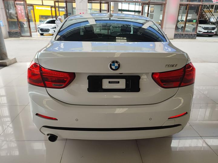 1 Series 2018 Facelift 118i Sport photo 2