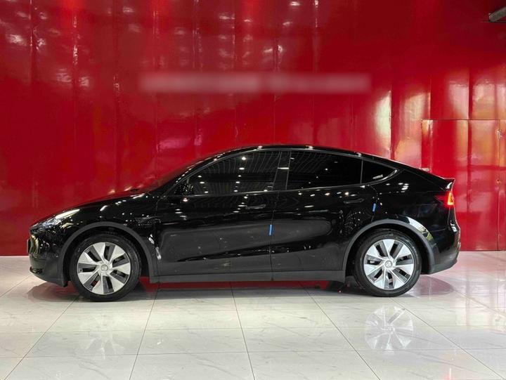 Model Y 2022 Facelift RWD photo 2