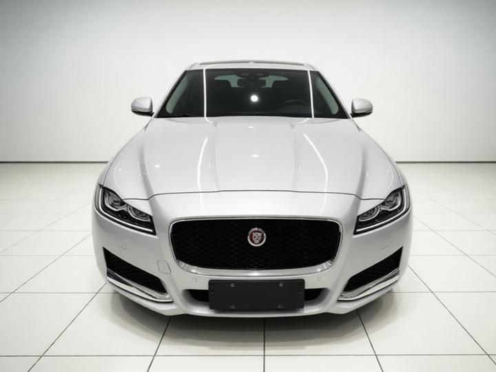 XFL 2020 XFL 2.0T P250 AWD Exclusive photo 2