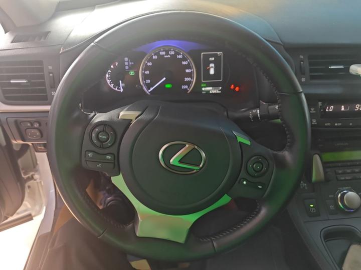 CT 2020 CT200h Elite photo 2