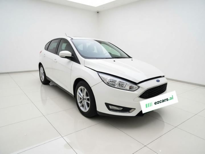 Focus 2017 Hatchback 1.6L MT Fashion photo 3