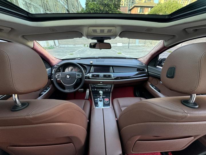 5 SeriesGT 2015 528i Leading photo 4