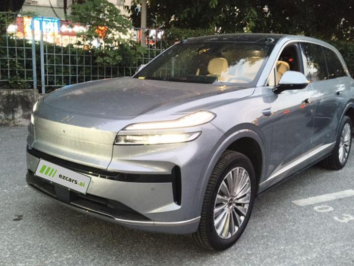 L90 2025 Max 6-Seater 60