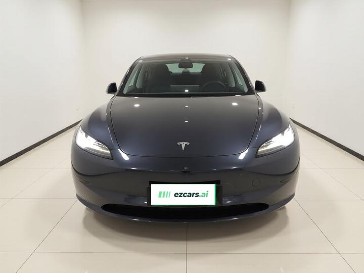 Model 3 2023 Long Range AWD photo 2