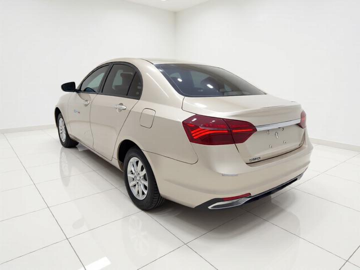 Emgrand 2020 1.5L CVT Comfort photo 4