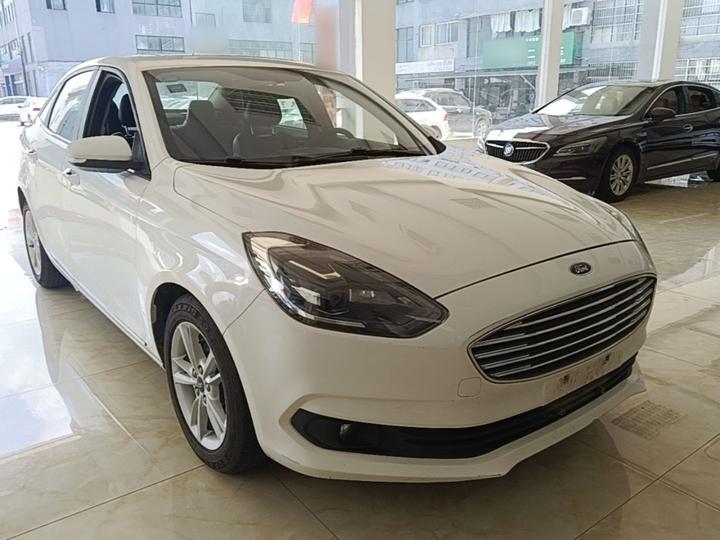 Escort 2019 Facelift 1.5L AT China VI photo 3
