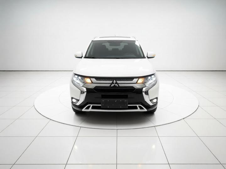 Outlander 2019 2.4L AWD Enjoy 5-Seater China VI photo 2