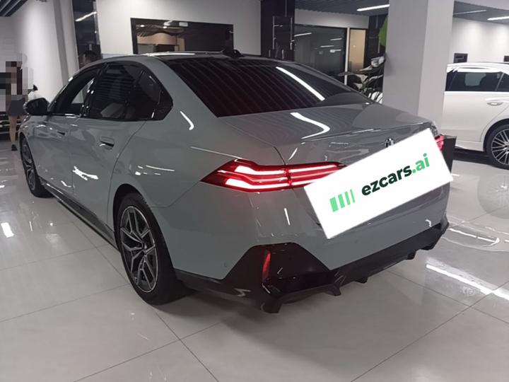 5 Series Imported 2024 530i Leading M Sport Package photo 4