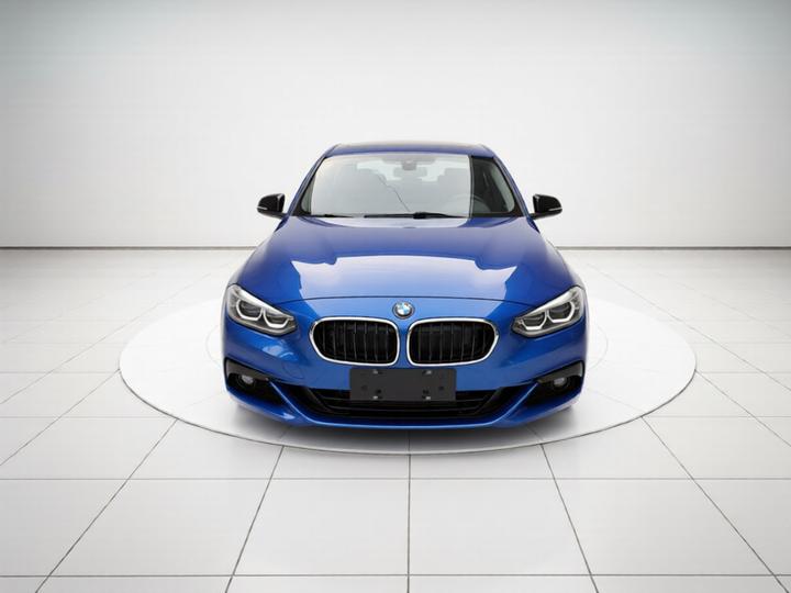 1 Series 2018 118i Sport photo 2
