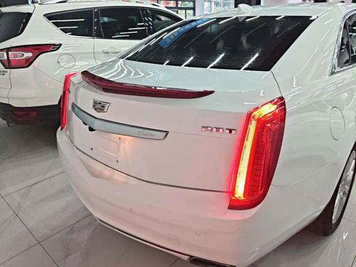 XTS 2017 28T Tech photo 3