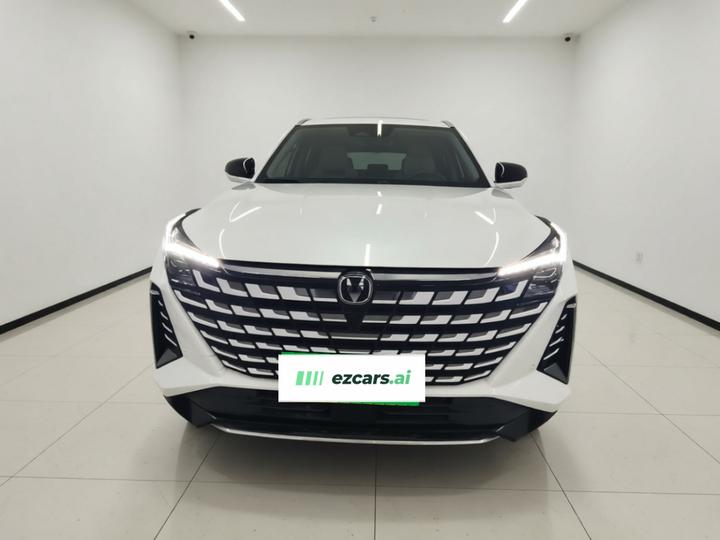 UNI-Z 2025 1.5T Premium photo 2