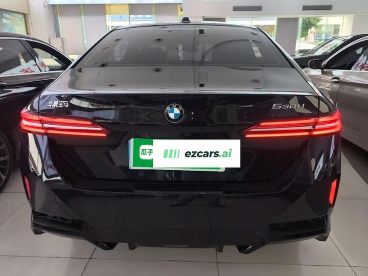 5 Series 2026 530Li Leading M Sport Package photo 3