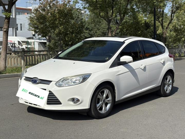 Focus 2012 Hatchback 1.6L AT