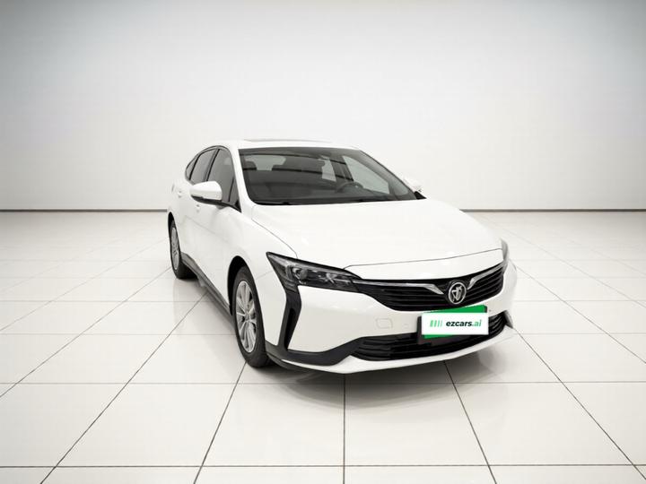 6 2022 PHEV Fashion photo 3