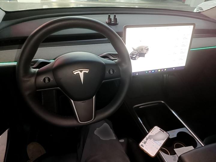 Model Y 2024 RWD photo 5
