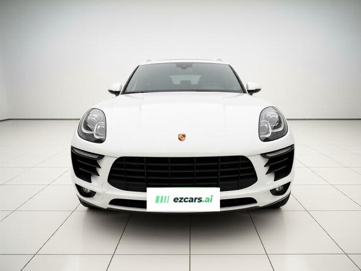 2017 Macan 2.0T photo 2
