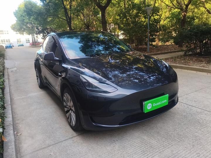 Model Y 2024 RWD photo 3