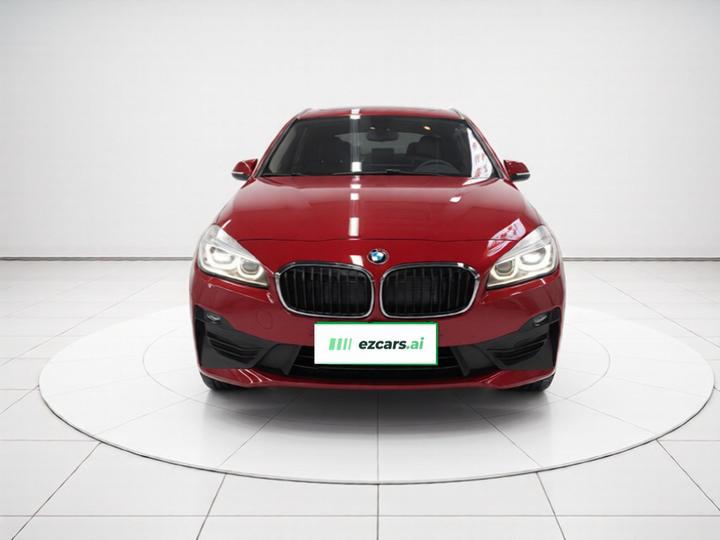 2 Series Wagon 2019 218i Leading photo 2