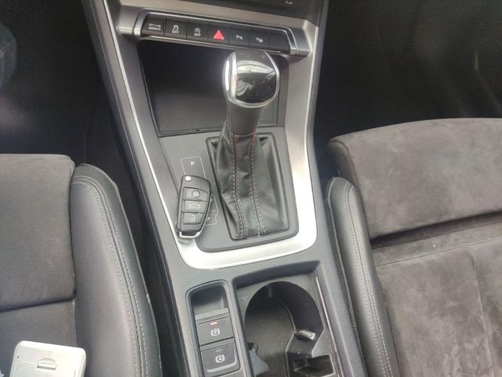 Q3 2022 40 TFSI RS photo 8