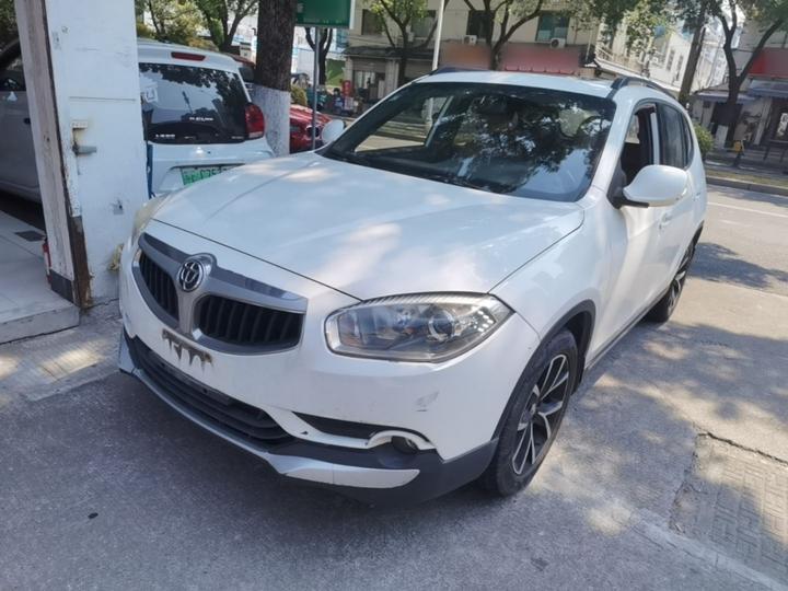 Zhonghua V5 2016 1.5T MT RWD Smart