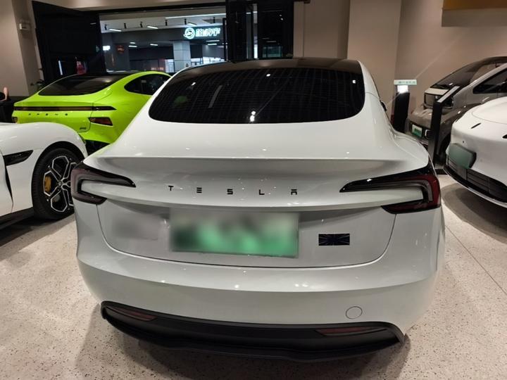 Model 3 2026 RWD photo 3