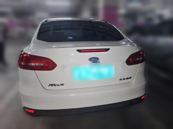 Focus 2015 Sedan 1.6L MT Comfort photo 5