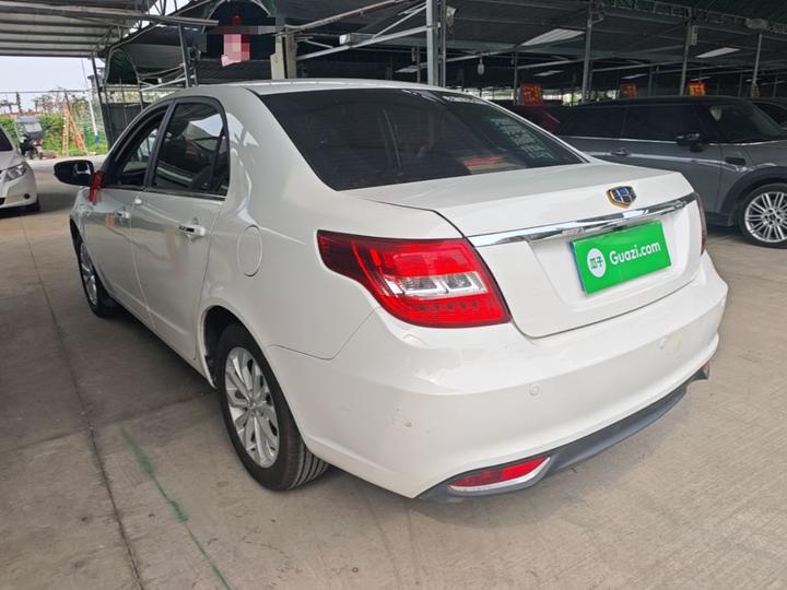 Vision 2016 1.5L AT photo 4