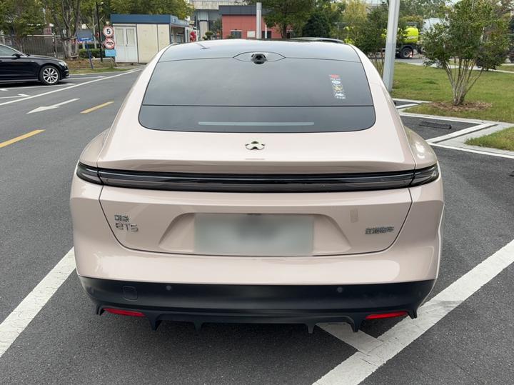 ET5 2022 75kWh photo 3