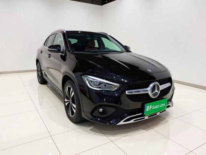GLA 2022 GLA 200 4MATIC photo 3