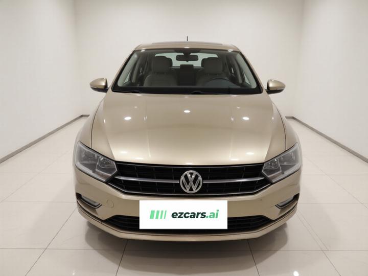 Bora 2017 1.6L AT Comfort photo 2