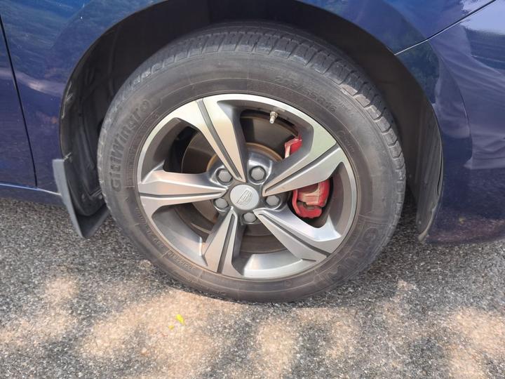 Emgrand GL 2018 1.8L DCT Elite Connected photo 8