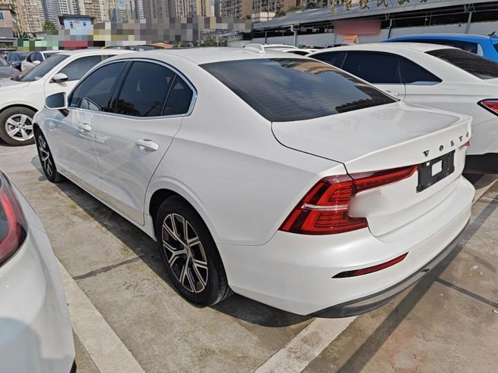 S60 2023 B4 Luxury photo 4