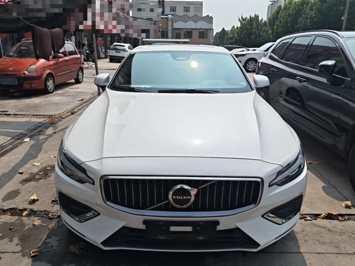S60 EV 2023 T8 AWD Long Range Luxury photo 2