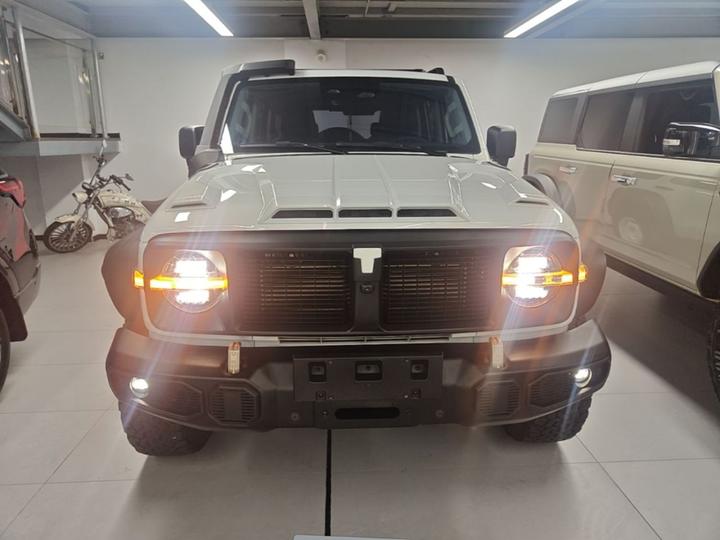 300 2023 2.0T 02 photo 2