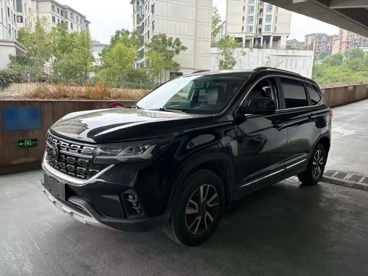 Forthing T5 2022 Prosperous 1.6L MT 5-Seater