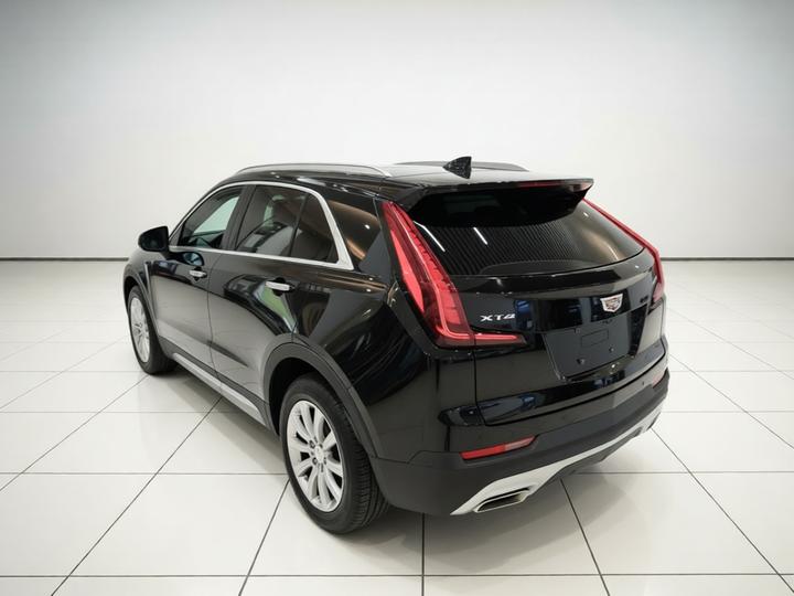 XT4 2018 28T RWD Leading photo 4
