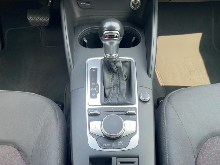 A3 2018 30 Anniversary Sportback 35 TFSI Progressive photo 5